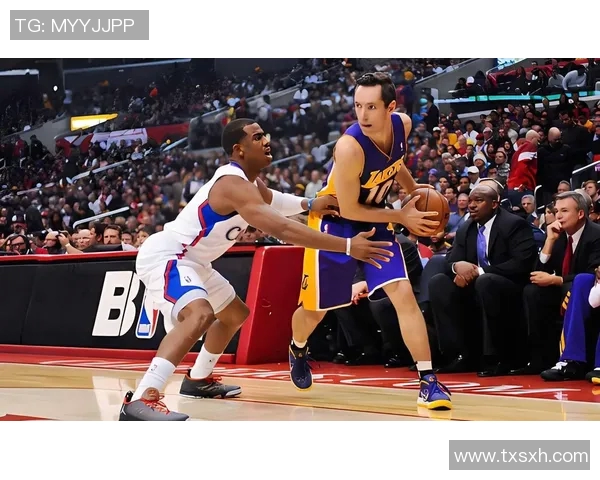 足球明星保罗精彩瞬间全景展示与个人成就回顾